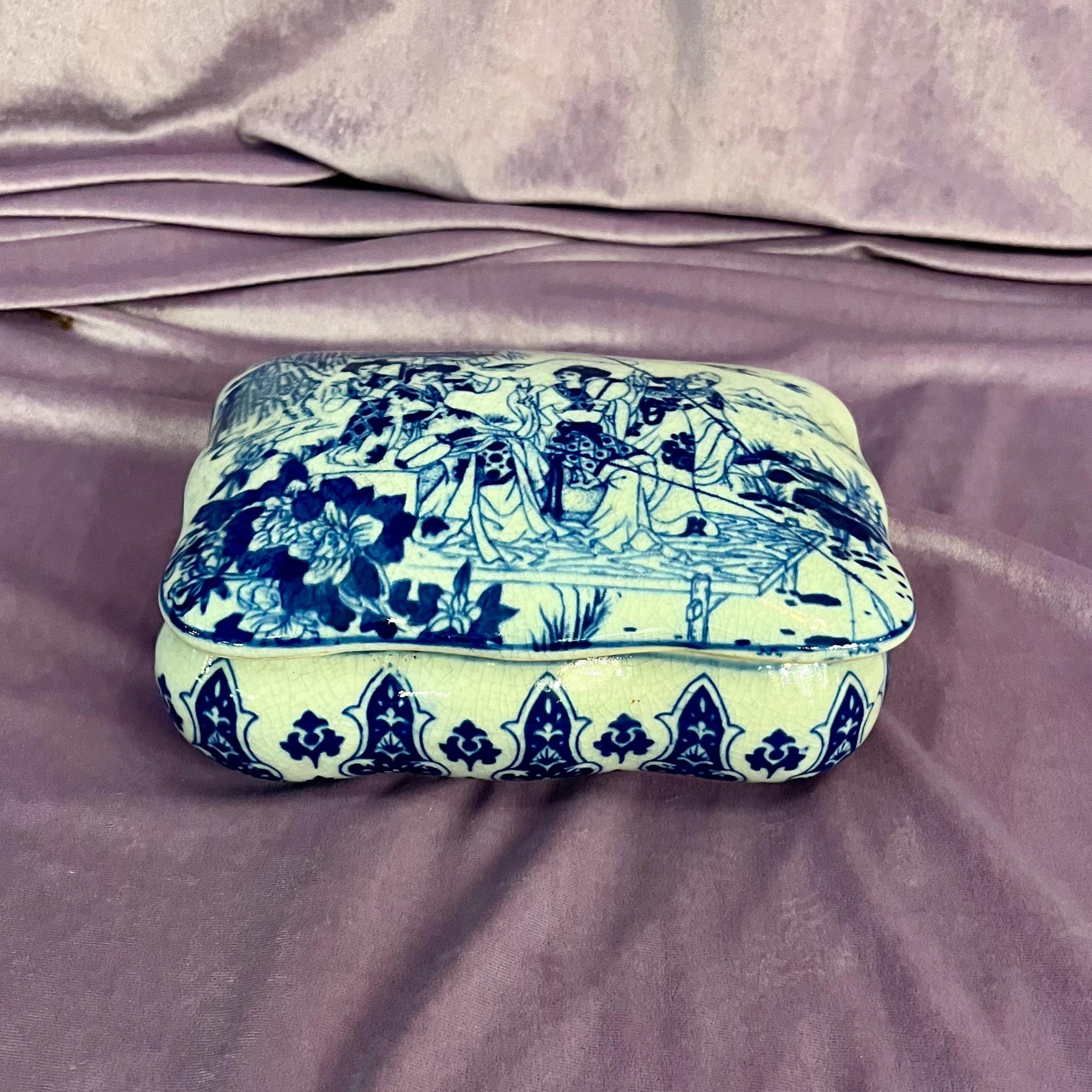Pretty Oriental Porcelain Lidded Trinket Box