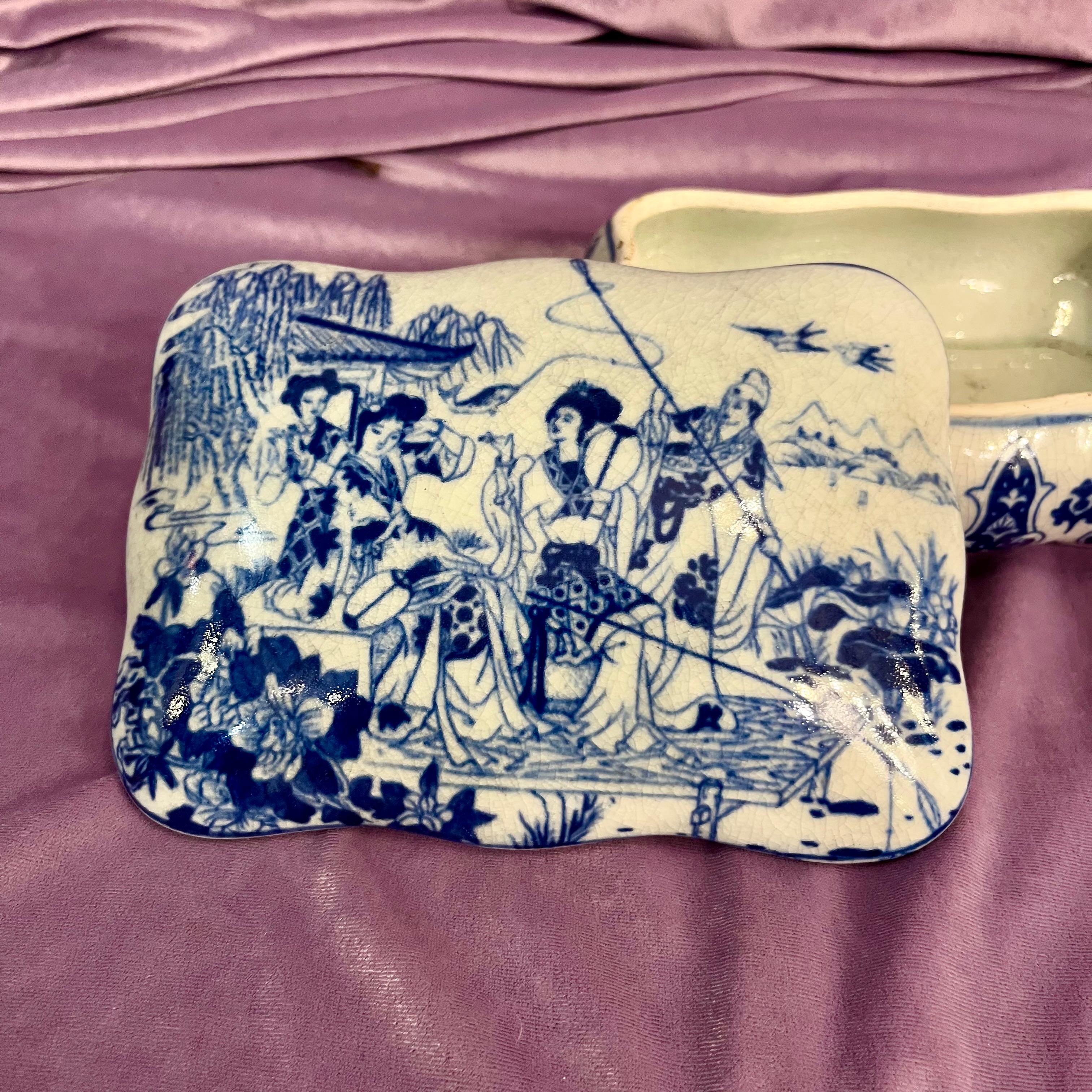 Pretty Oriental Porcelain Lidded Trinket Box