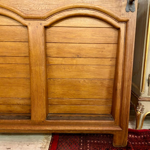 Antique Oak Bar with Stools