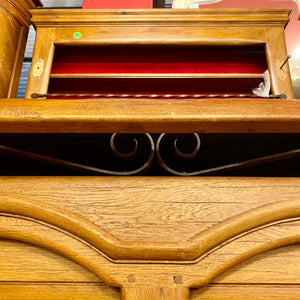 Antique Oak Bar with Stools