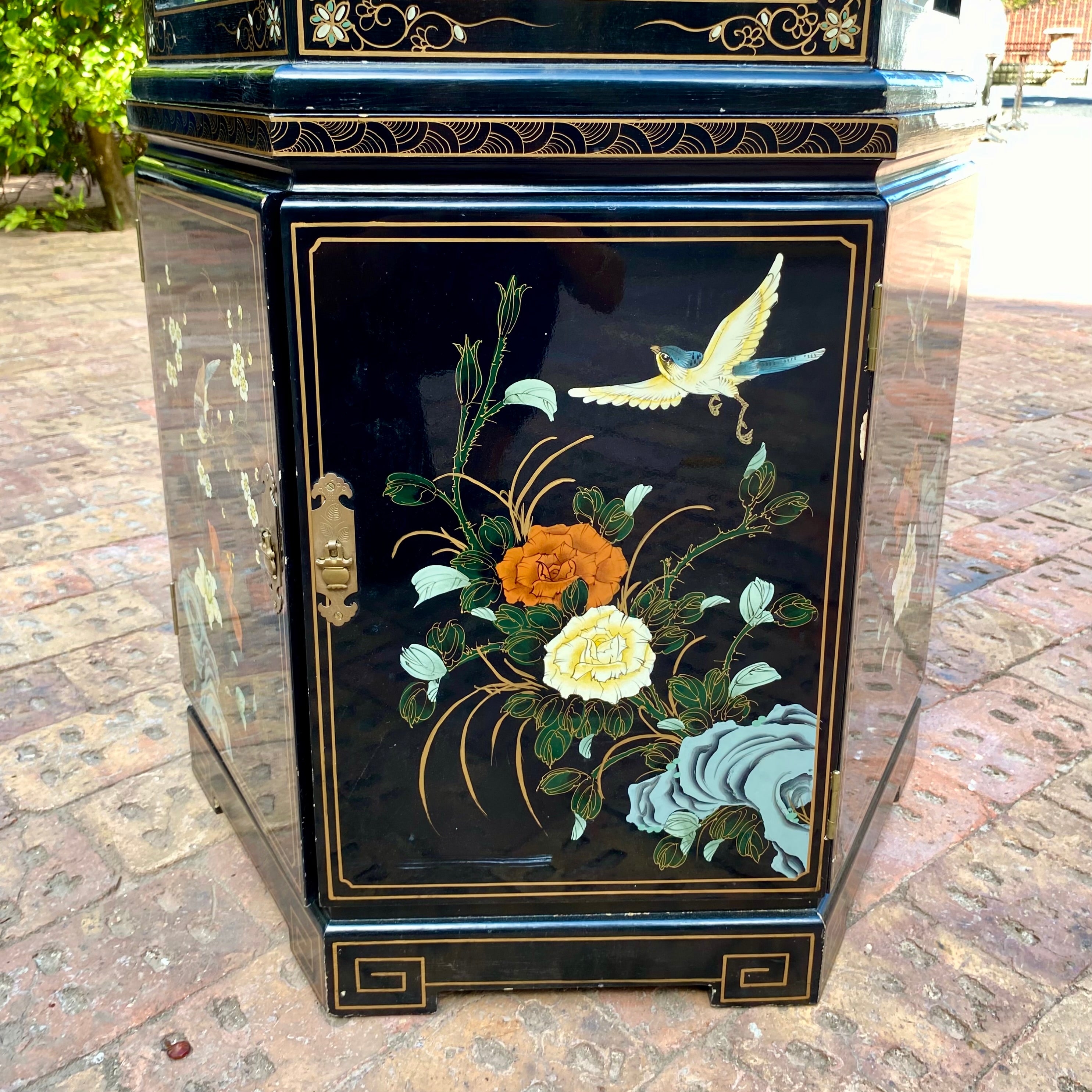 Stunning Vintage Japanese Display Case