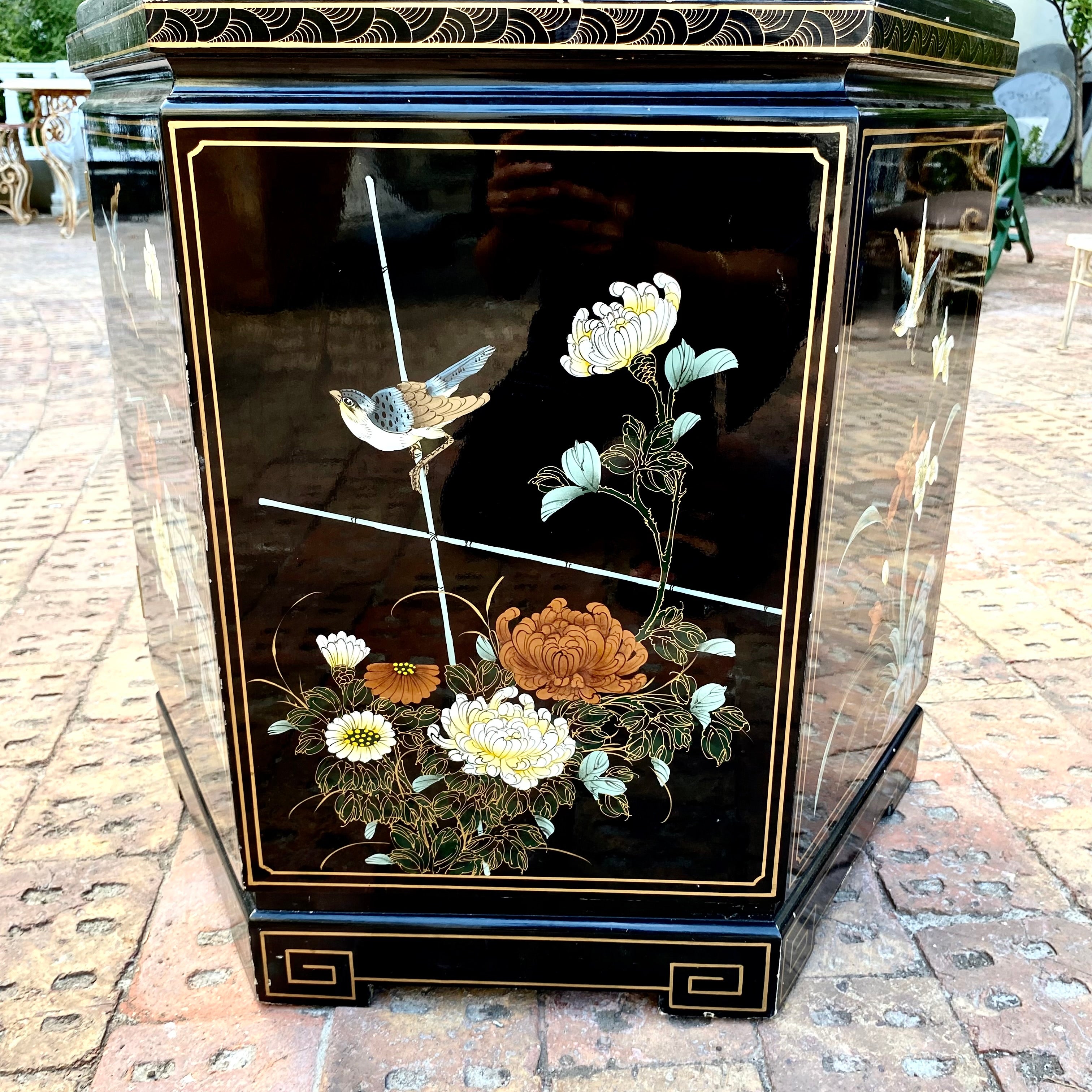 Stunning Vintage Japanese Display Case