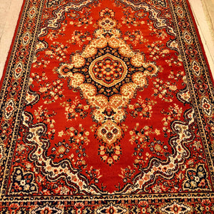 Red Medallion Carpet with Curvilinear Border, 230 × 170 cm