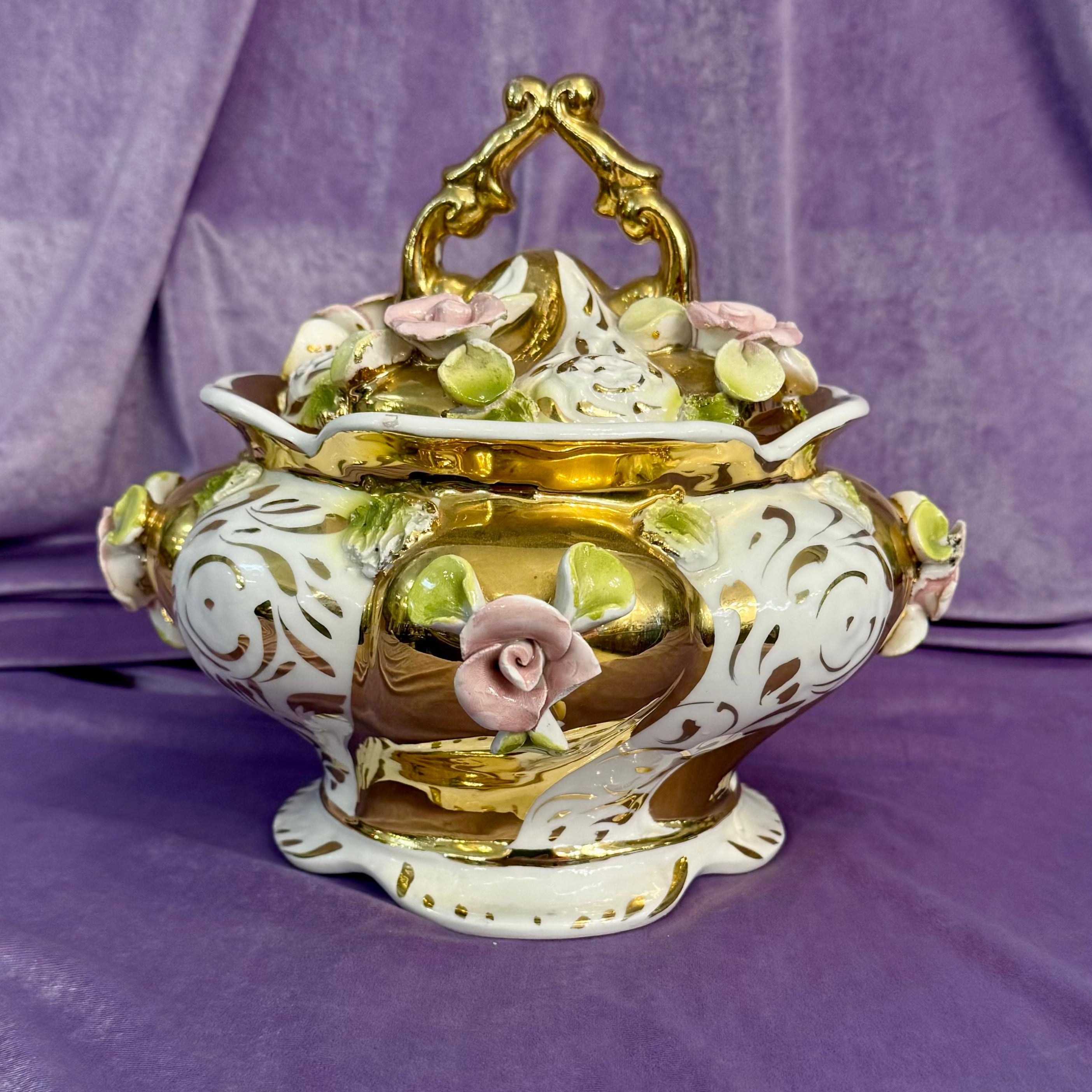 Capodimonte Lidded Urn with Gilt and Applied Roses