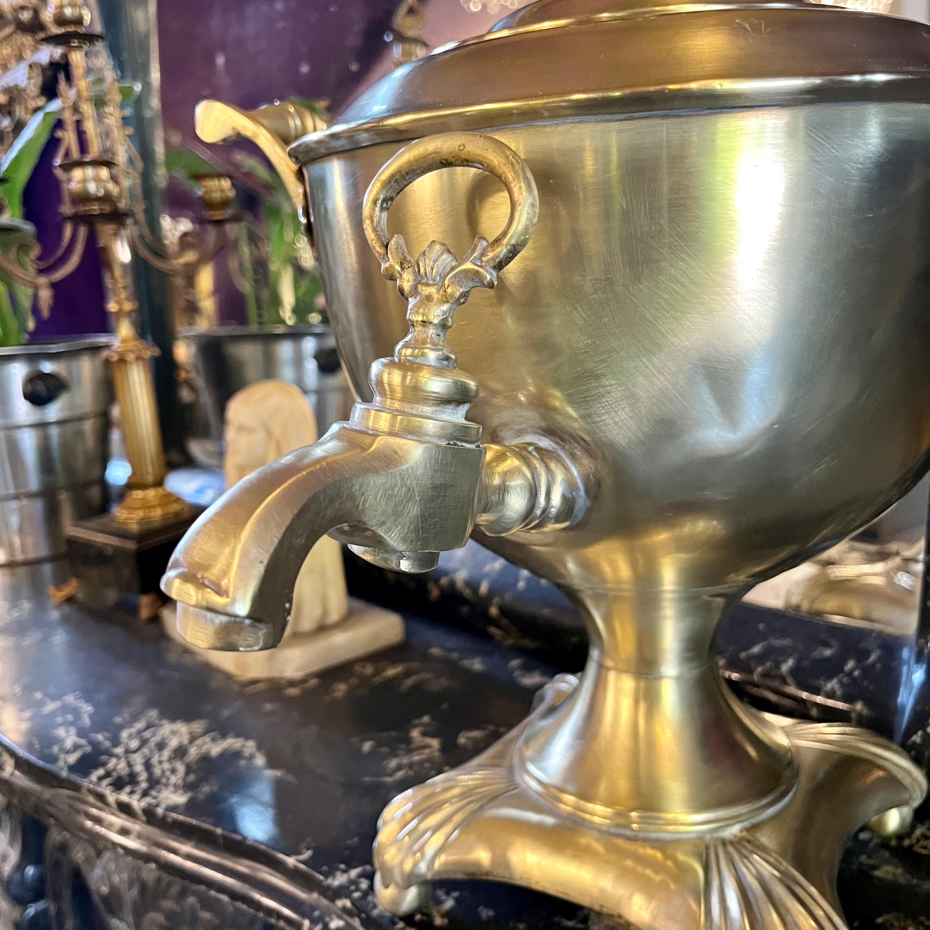 French Fontaine à Eau Chaude in Polished Brass, Circa 1900