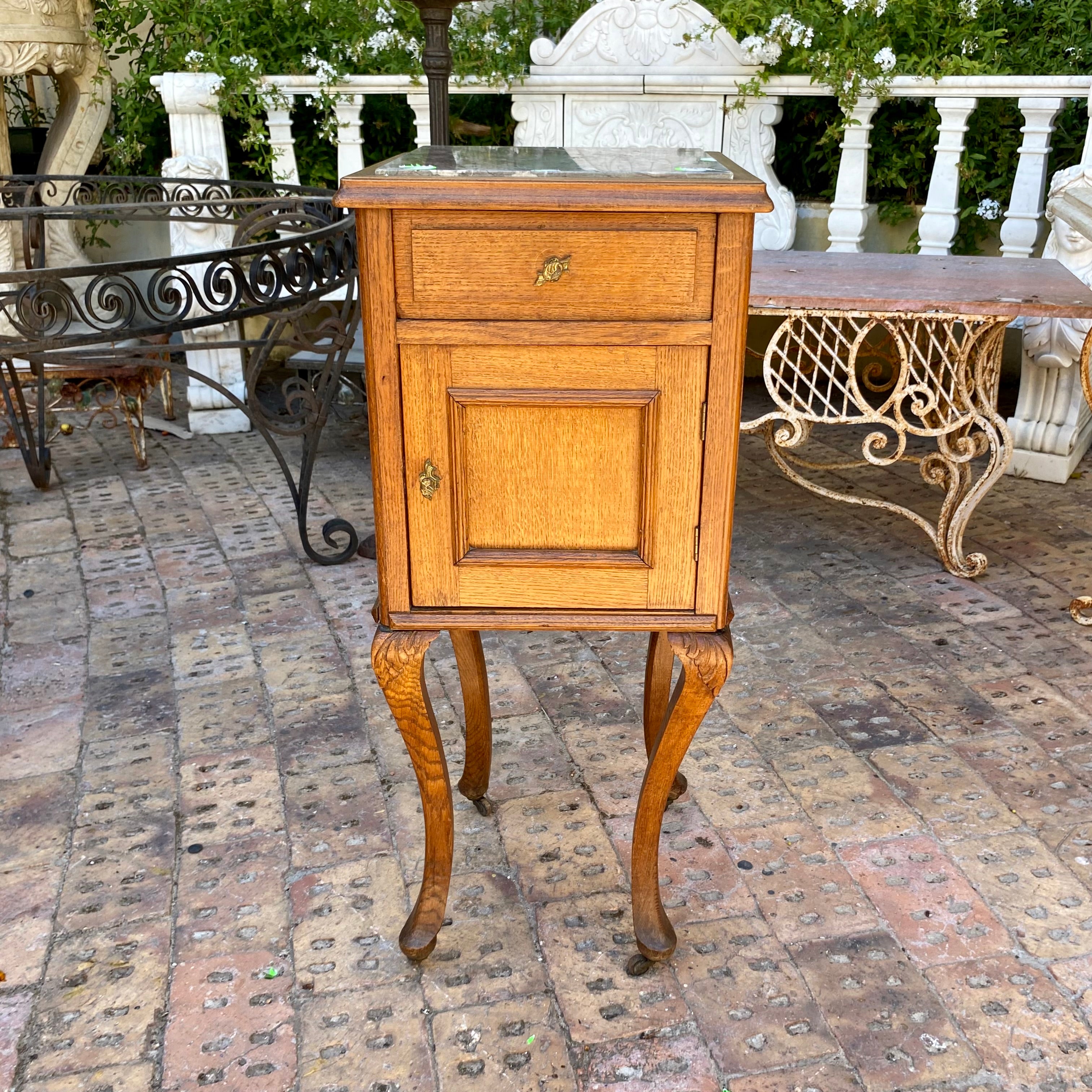 Sweet Single Antique Oak Bedside Pedestal