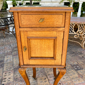 Sweet Single Antique Oak Bedside Pedestal