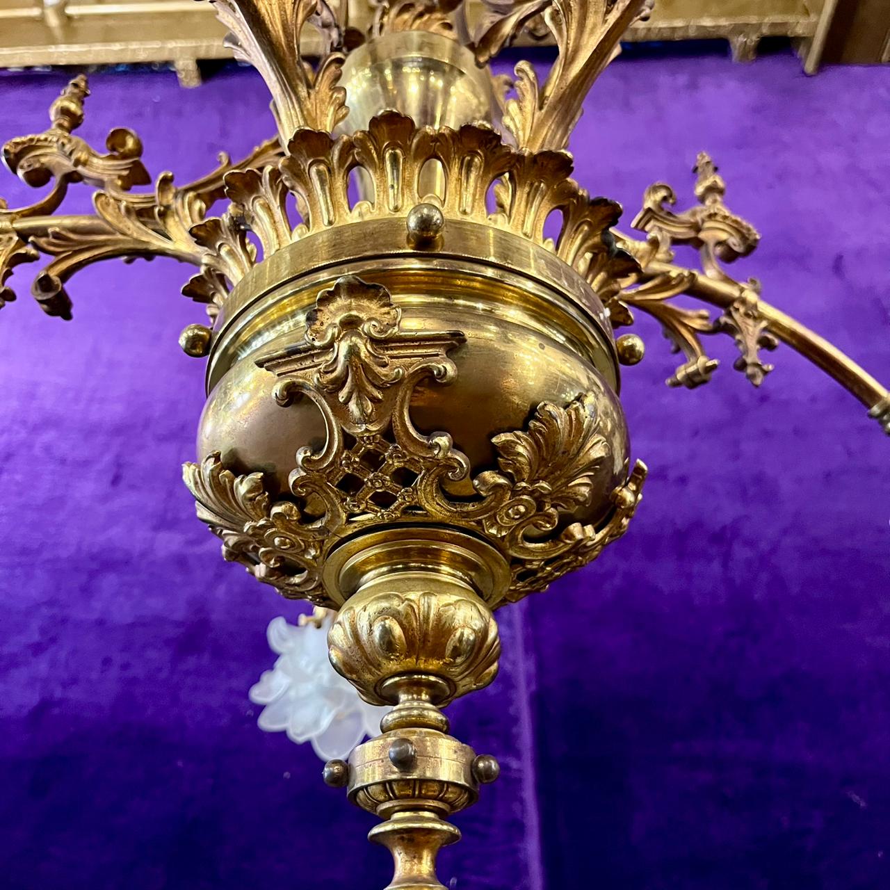 Large French Rococo Revival Chandelier in Gilded Brass, c.1900