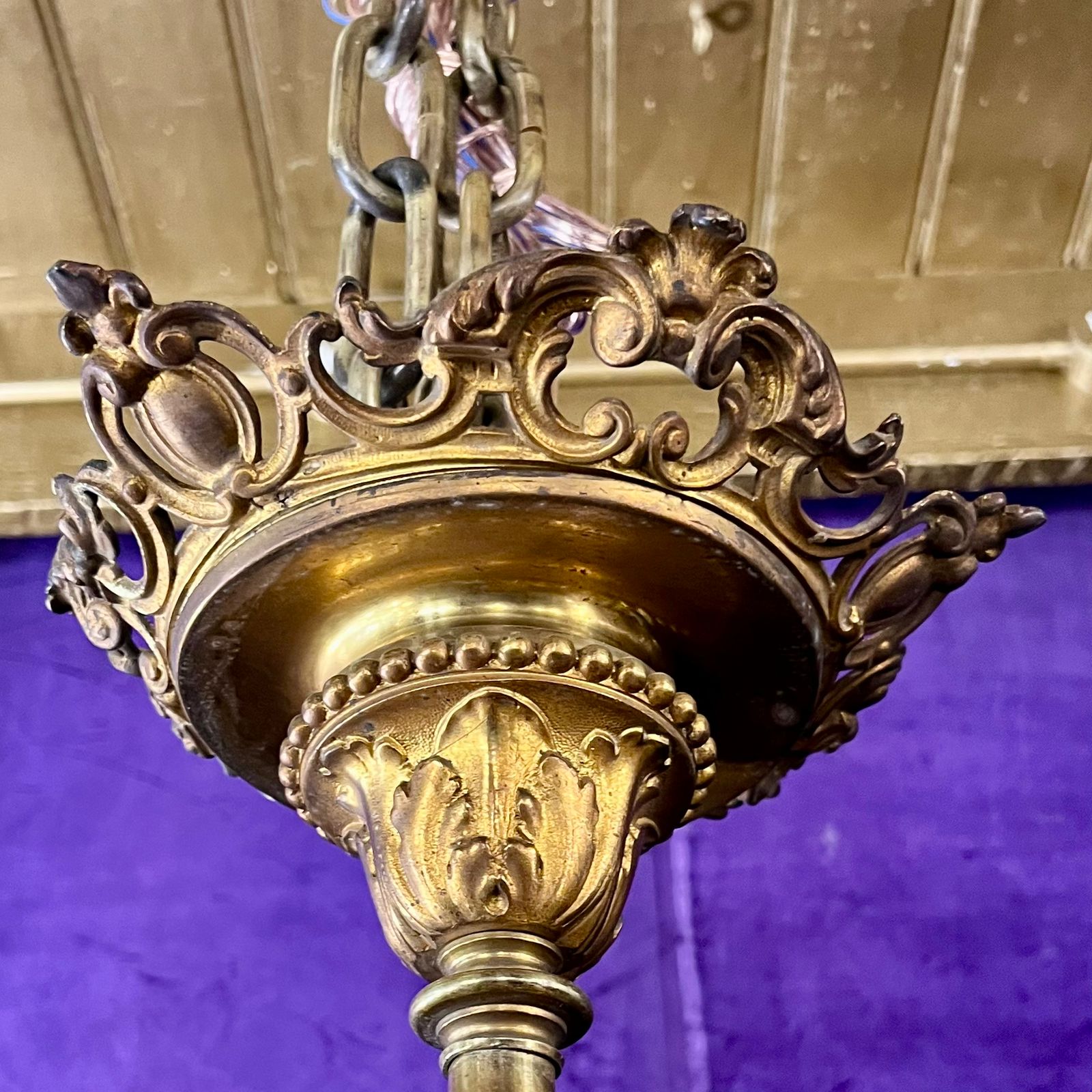 Large French Rococo Revival Chandelier in Gilded Brass, c.1900