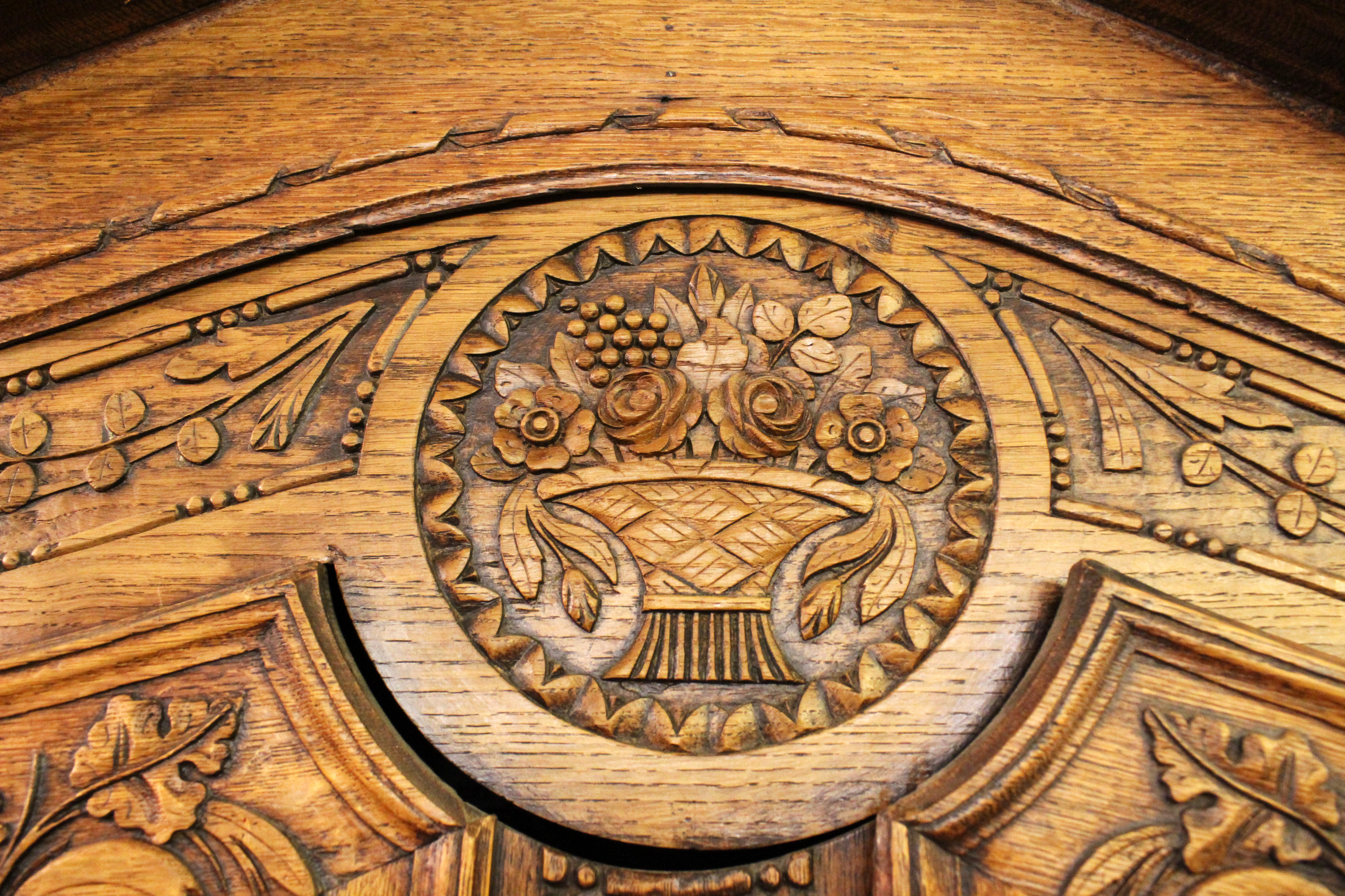 Late 19th Century French Oak Provencal Armoire with Snails Feet