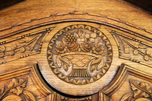 Late 19th Century French Oak Provencal Armoire with Snails Feet