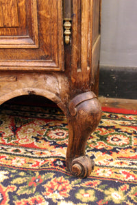 Late 19th Century French Oak Provencal Armoire with Snails Feet