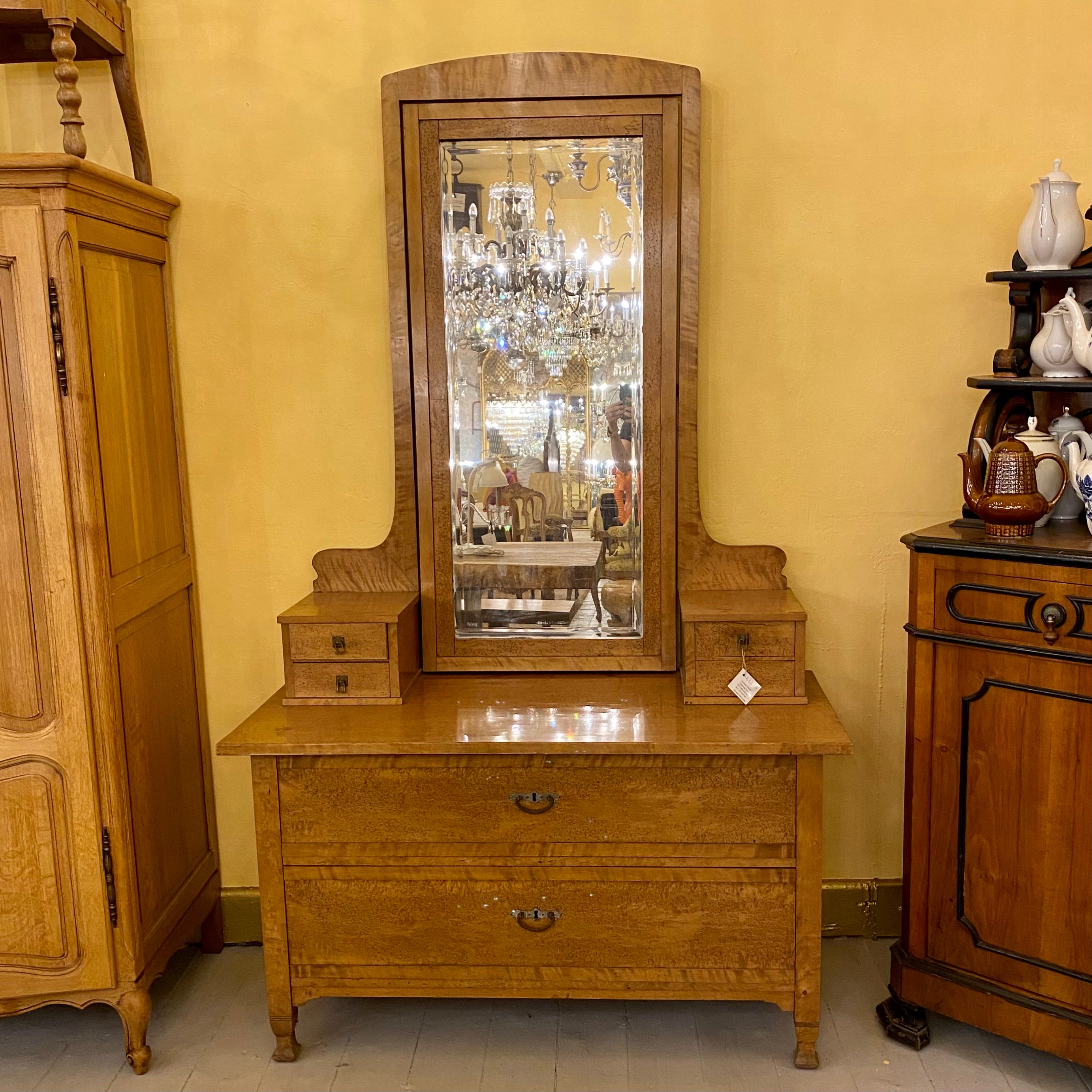 Vintage Dressing Table with Maple Veneer & Swivel Mirror