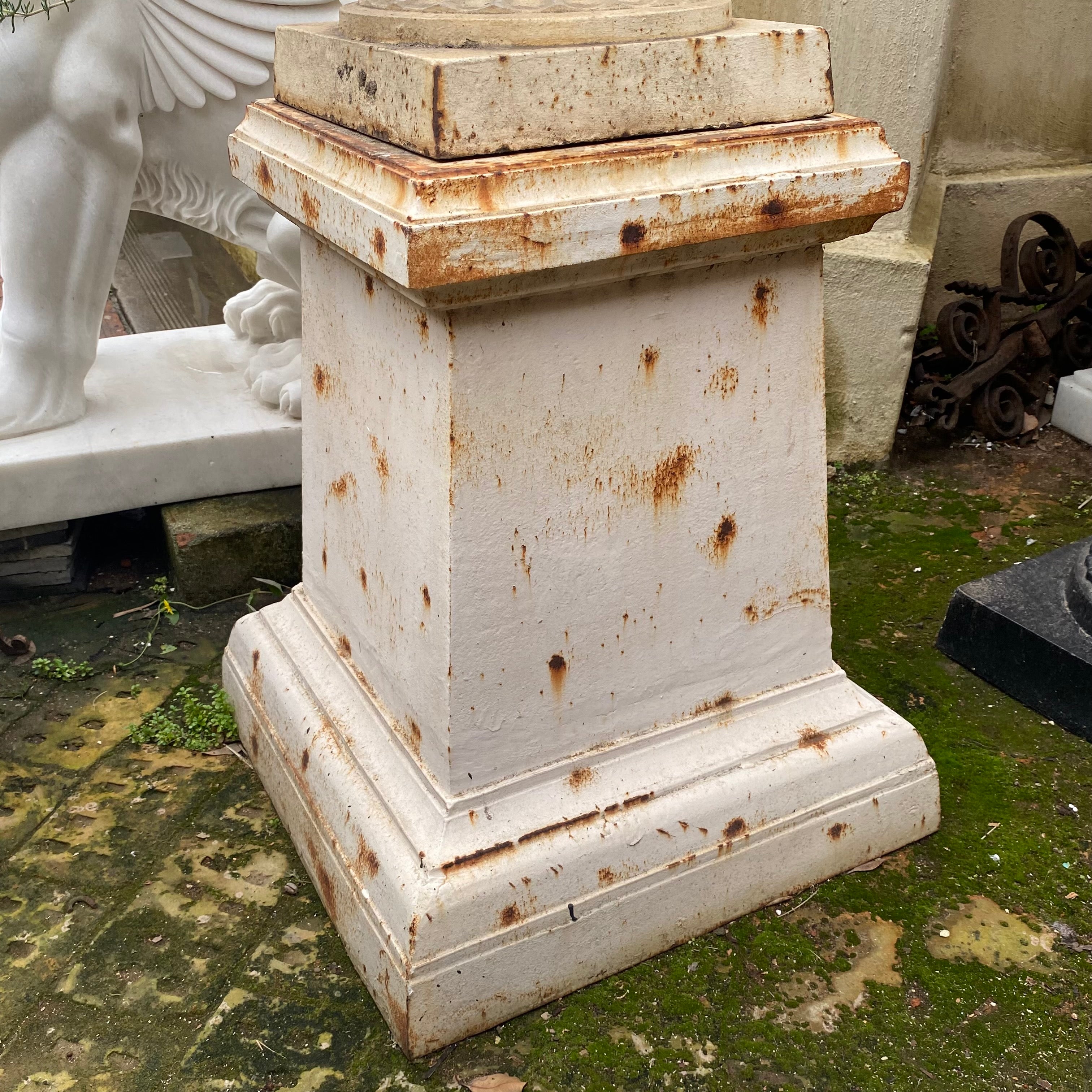 Plain Cast Iron Plinth