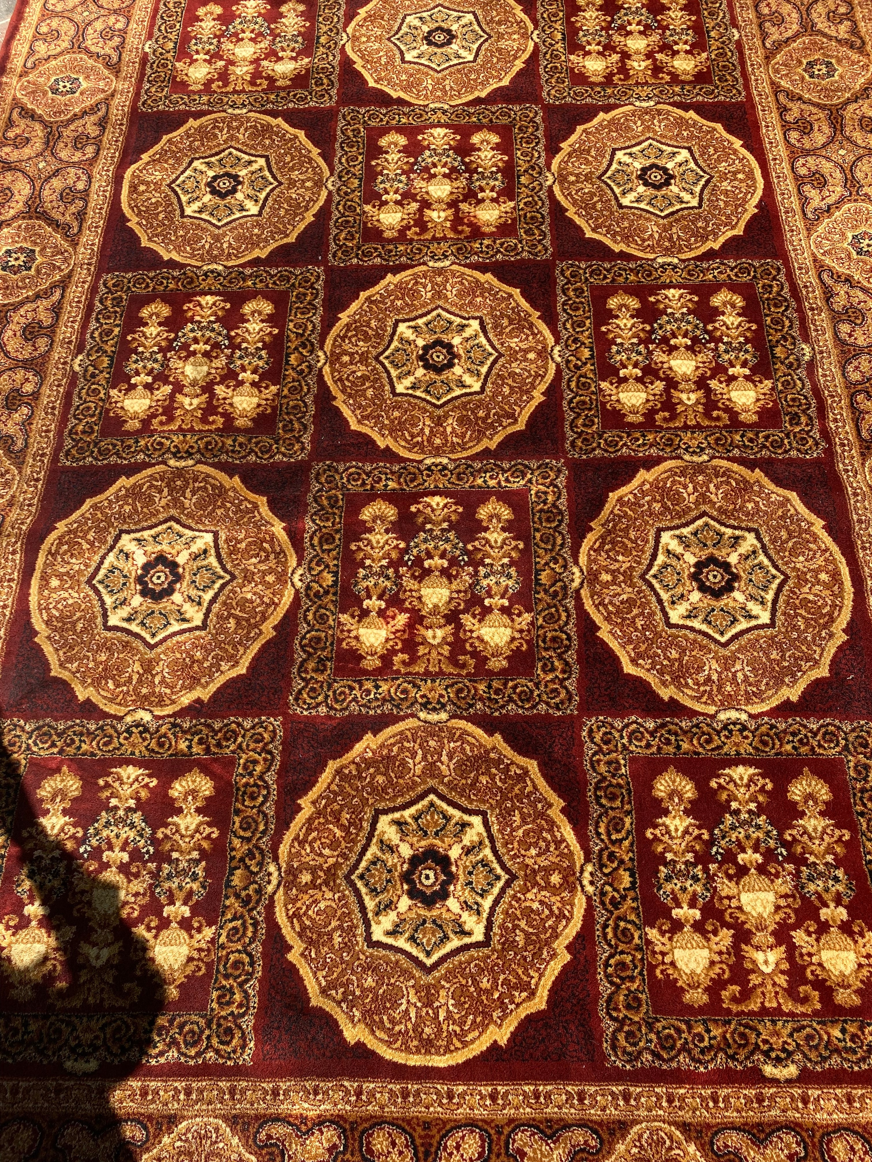 Vintage Rug in A Traditional Garden Pattern